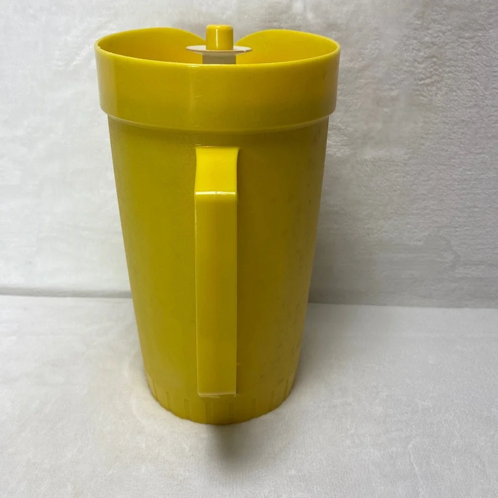 Tupperware this pitcher
